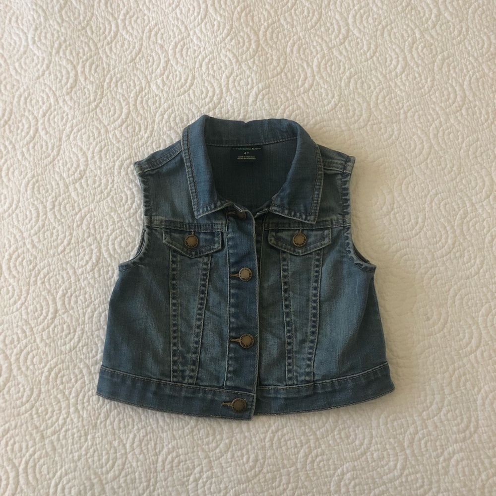 🌺 Toddler girls Osh Kosh jean jacket 4T 🌺